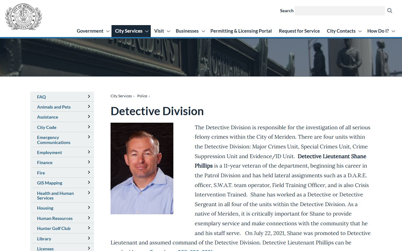 Meriden booking photo holder: Detective Division and Evidence/Criminal Identification Unit page